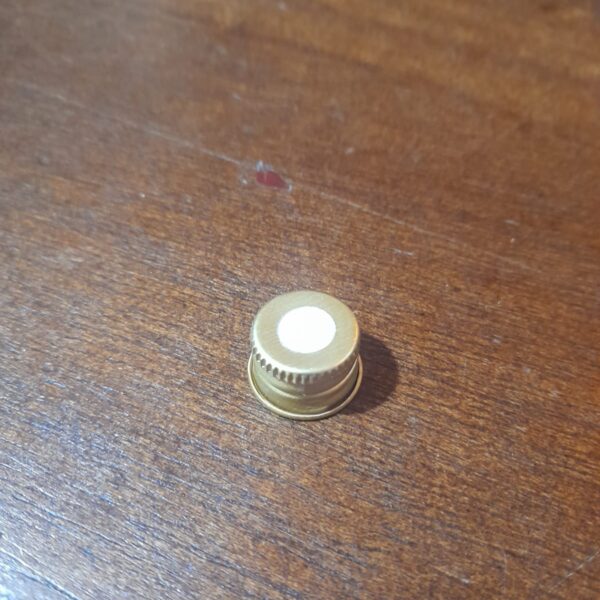 Tampa Aluminio C furo Dourada R 18